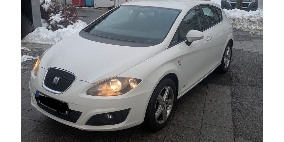 Seat Leon 131.500 km 4.800 &euro; München 81929
