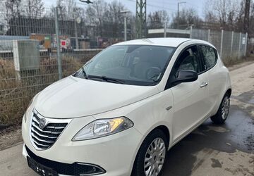 Lancia Ypsilon 141.500 km 2.999 &euro; München 81929