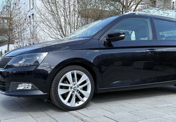 Skoda Fabia 71.300 km 13.300 &euro; München 81737