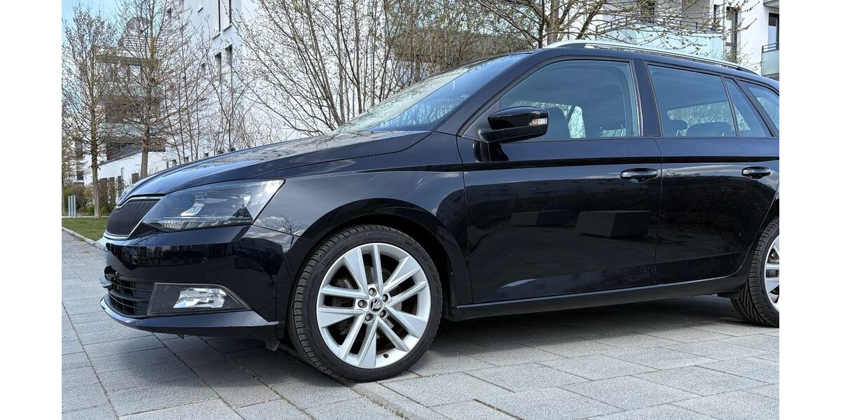 Skoda Fabia 71.300 km 13.300 &euro; München 81737