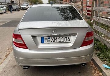 Mercedes-Benz 280 252.000 km 4.590 &euro; München 81245