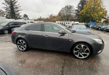 Opel Insignia 178.000 km 9.900 &euro; München 81243