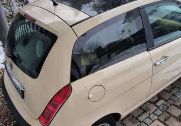 Lancia Y 130.000 km 2.300 &euro; Unterhaching 82008