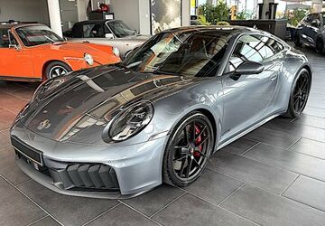 Porsche 992 3.000 km 204.900 &euro; Egling 82544
