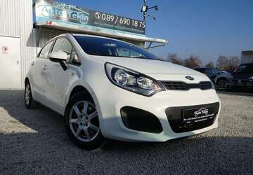 Kia Rio 146.386 km 4.950 &euro; München 81829
