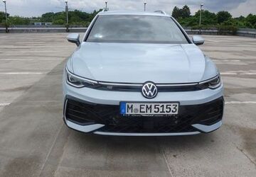 VW Golf 4.000 km 40.900 &euro; München 80686