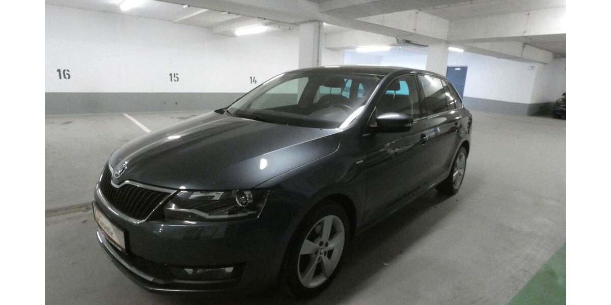Skoda Rapid 145.235 km 7.990 &euro; München 81825