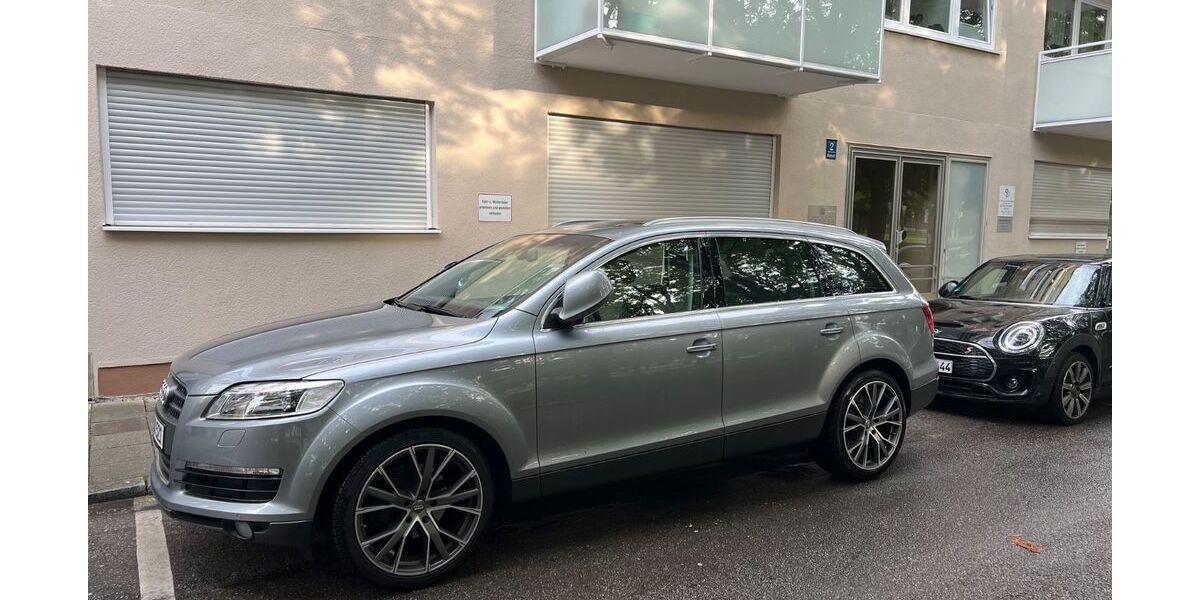 Audi Q7 97.500 km 22.999 &euro; München 80538