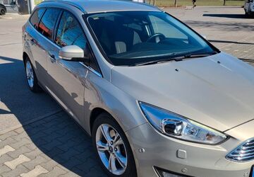 Ford Focus 136.815 km 9.900 &euro; Emmering 82275