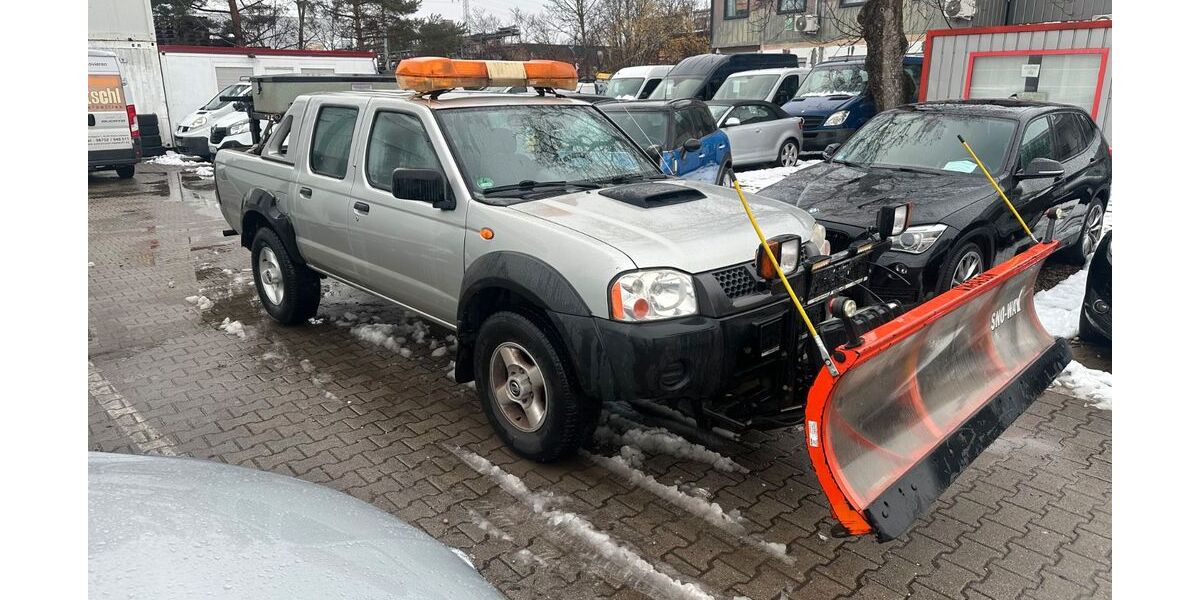 Nissan NP 300 212.000 km 8.989 &euro; MÜNCHEN 81243