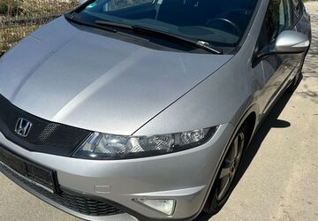 Honda Civic 211.468 km 4.999 &euro; München 81929
