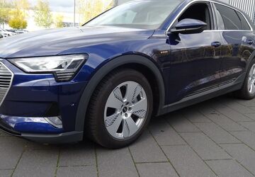 Audi e-tron 41.500 km 25.999 &euro; München 81249