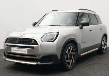 Mini Countryman SE All4 23.339 km 39.395 &euro; München 80788