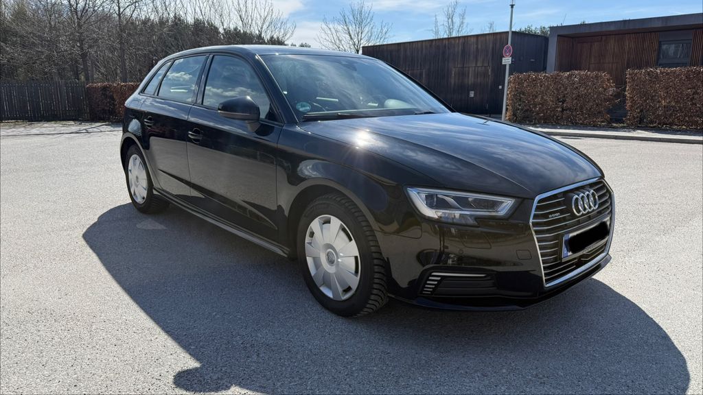 Audi A3 117.000 km 16.790 &euro; München 81673