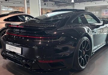 Porsche 992 4.500 km 255.000 &euro; Grünwald 82031