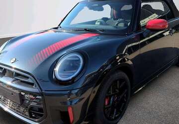 Mini John Cooper Works Cabrio 2.441 km 45.295 &euro; München 80788