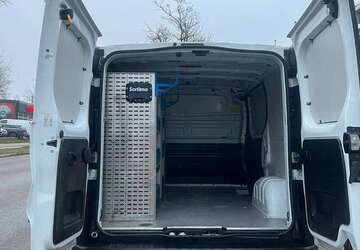 Opel Vivaro 58.607 km 16.990 &euro; München 81825