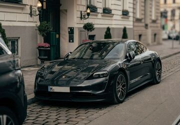 Porsche Taycan 75.000 km 61.990 &euro; München 80939