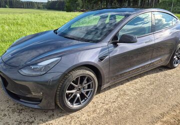 Tesla Model 3 63.800 km 29.900 &euro; Otterfing 83624