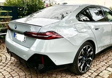 BMW i5 30.000 km 61.900 &euro; München 80999