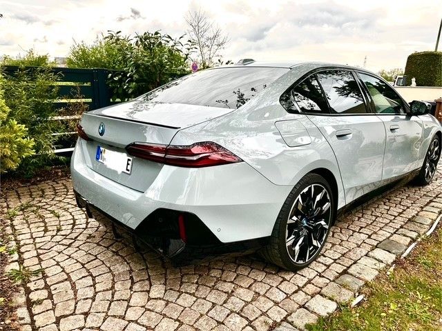 BMW i5 30.000 km 61.900 &euro; München 80999