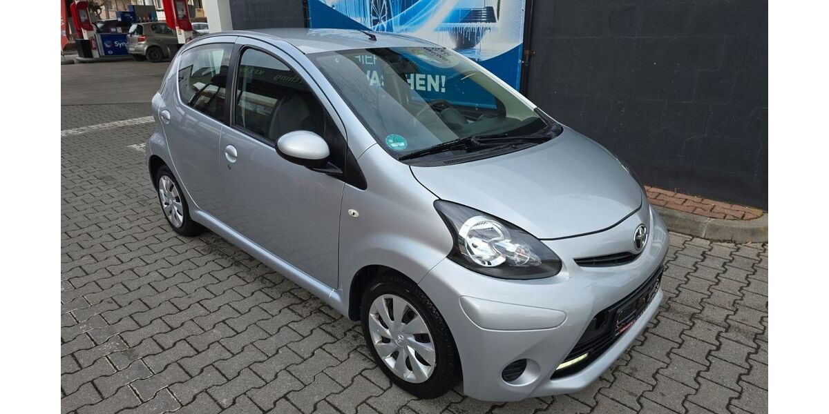 Toyota Aygo (X) 133.000 km 3.999 &euro; Garching 85748