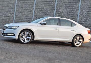 Skoda Superb 65.600 km 28.580 &euro; München 81243