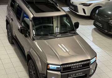 Toyota Land Cruiser 16.880 km 85.995 &euro; Poing bei München 85586