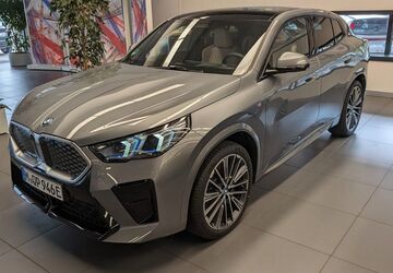 BMW iX2 17.000 km 54.999 &euro; Neubiberg 85579