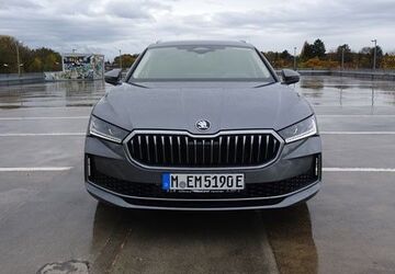 Skoda Superb 10.000 km 48.800 &euro; München 80686