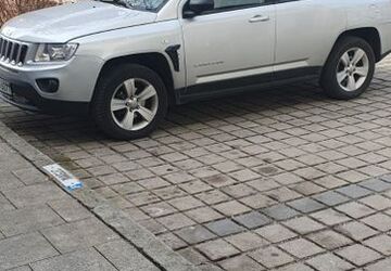 Jeep Compass 299.500 km 3.900 &euro; München 81549