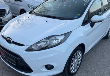 Ford Fiesta 83.700 km 5.900 &euro; München 81243