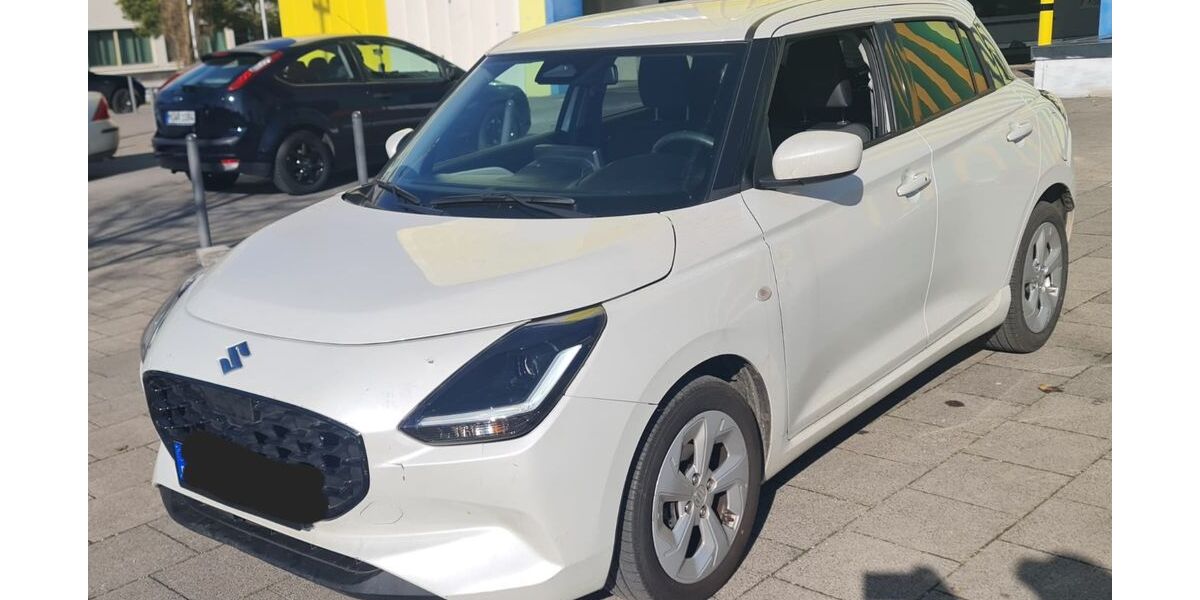Suzuki Swift 15.003 km 16.499 &euro; München 80803
