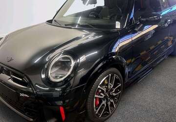 Mini John Cooper Works Cabrio 1.462 km 46.128 &euro; München 80788