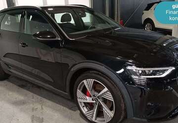 Audi Q8 e-tron 15.741 km 44.920 &euro; Eching 85386