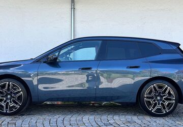 BMW iX 7.140 km 84.490 &euro; München 81245