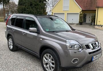 Nissan X-Trail 218.000 km 7.600 &euro; München 81671
