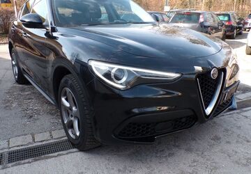 Alfa Romeo Stelvio 84.000 km 19.900 &euro; Krailling bei München 82152