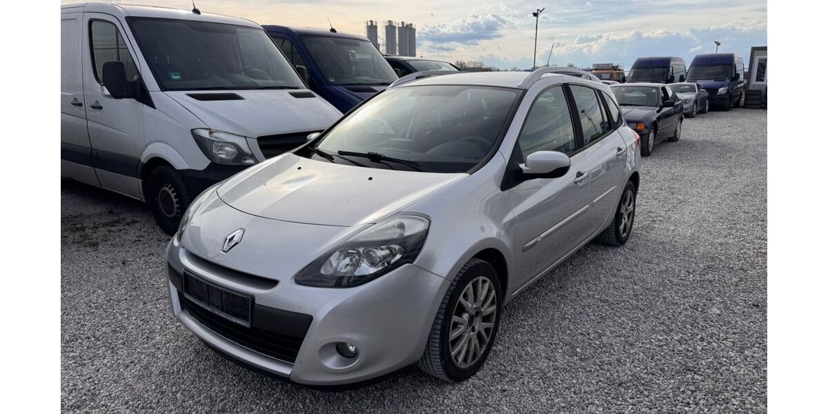 Renault Clio 220.000 km 1.990 &euro; München 81829