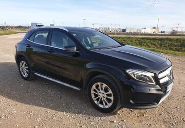 Mercedes-Benz GLA 250 93.000 km 21.000 &euro; München 81248