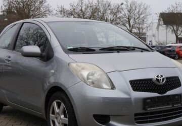 Toyota Yaris 120.000 km 2.890 &euro; Planegg 82152