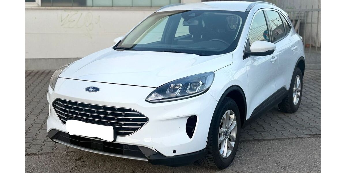 Ford Kuga 220.000 km 12.900 &euro; München 81677