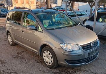 VW Touran 233.000 km 4.750 &euro; München 81243