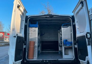 Opel Vivaro 72.892 km 15.999 &euro; München 81825