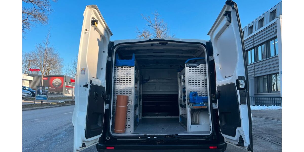 Opel Vivaro 72.892 km 15.999 &euro; München 81825