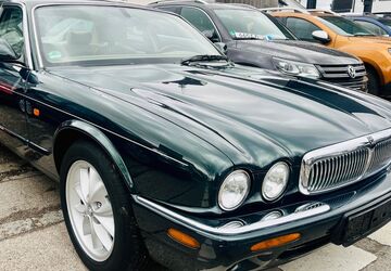 Jaguar XJ 157.000 km 9.900 &euro; München 81825