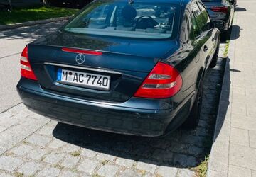 Mercedes-Benz E 200 259.932 km 2.500 &euro; München 81829