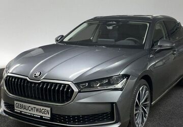 Skoda Superb 12.300 km 45.960 &euro; München 80687