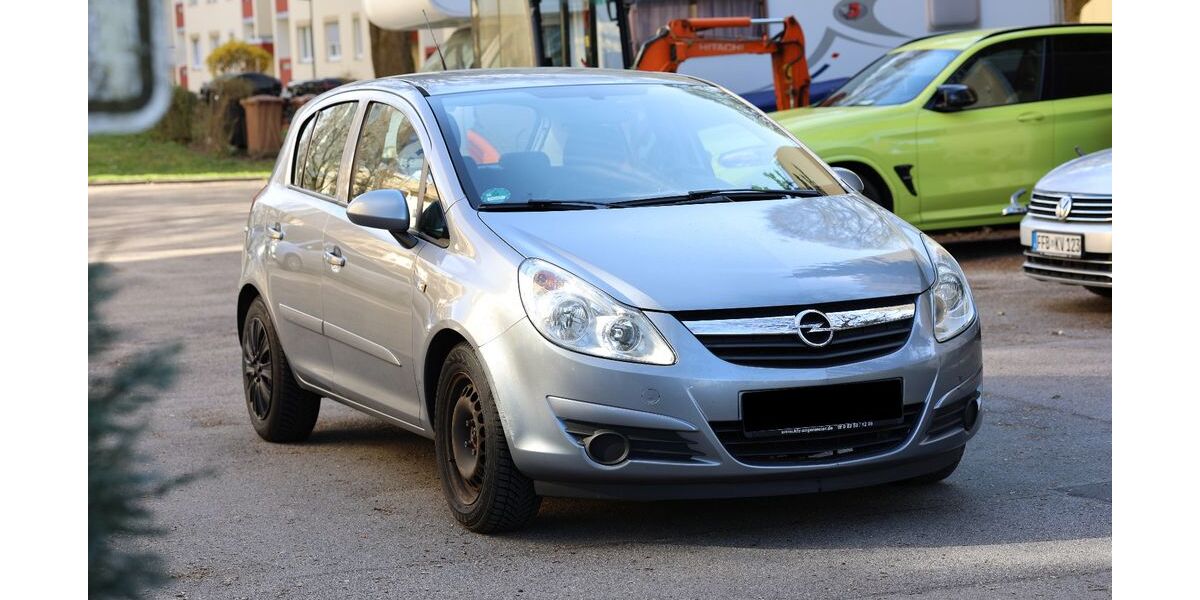 Opel Corsa 157.000 km 1.990 &euro; München 81369