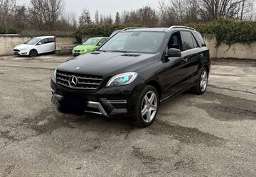 Mercedes-Benz ML 350 231.926 km 17.500 &euro; München 81245
